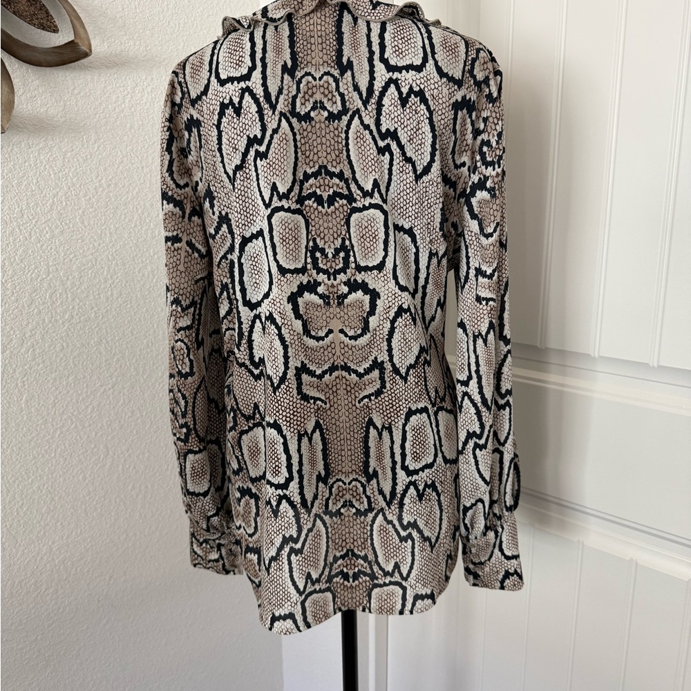 Cabi Python Blazer & Blouse Ensemble - image 8